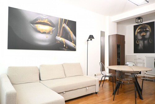 A46 - Ancona, three-room apartment with shared courtyard