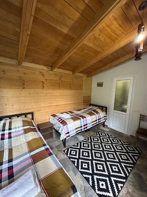 8 chambres, accès Internet, draps fournis