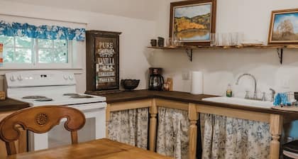 The Ewe's Nest - Farm Stay Near Hiking, Waterfalls, Kayaking & Caves