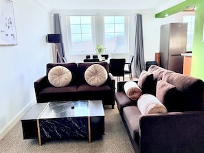 Living area - Central 4Bed, Caledonian Stay, Haymarket, Sleeps 8 (Edinburgh)