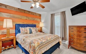 4 bedrooms, iron/ironing board, free WiFi - Perfect Weekend Getaway! Across the street from the lake! (Lake Harmony)