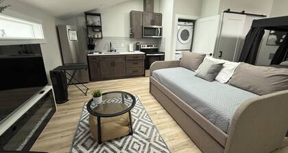 Studio with AC near RiverBend Hospital