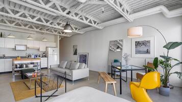 Smart TV, offices