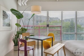 Interior - Modern & Stylish Studio Flat - Right off Main St. (Vancouver)