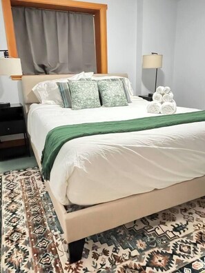 1 Schlafzimmer, Schreibtisch, Bügeleisen/Bügelbrett, Reisekinderbett