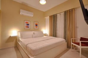 Room - 1BR:1.5BATH Cozy Retreat / Gym & Rooftop w/ Hot tub @ Santo Domingo (Santo Domingo)