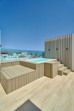 Pool - 1BR:1.5BATH Cozy Retreat / Gym & Rooftop w/ Hot tub @ Santo Domingo (Santo Domingo)