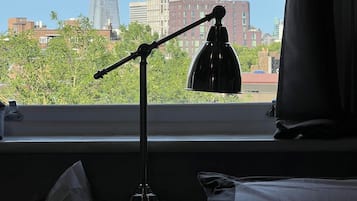 1 slaapkamer, een strijkplank/strijkijzer, reisbedje, gratis wifi