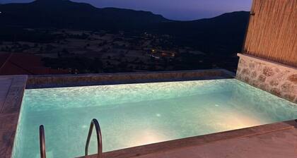Peaceful Kaş villa: private pool, panoramic views, and minutes to the centre.