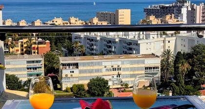 Sea-view apartment in Torremolinos, a 10-minute walk to the beach