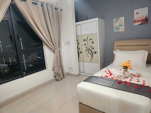 Kamar Standar, 1 Tempat Tidur Twin, Bebas Asap Rokok, pemandangan kota | Setrika/meja setrika dan Wi-Fi gratis