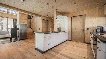 House | Private kitchen | Highchair