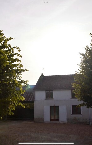 Exterior - Vrbo Property (Monthou-sur-Cher)