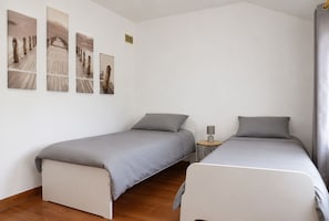 3 bedrooms, iron/ironing board, travel crib, free WiFi