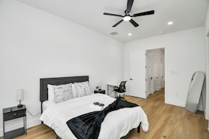 3 bedrooms, iron/ironing board, WiFi, bed sheets