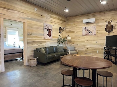 Pickwick Lake Lodge
