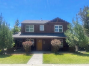 Exterior - Marvelous 4-bedroom house in Bend perfect for your getaway (Bend)