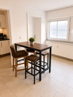 Dining - Vrbo Property (Hamm)