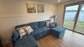 Smart TV - Pine Lake Escape: 3-bedroom cottage, perfect for relaxing at the lake. (Wild Rose)