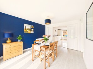 Dining - 4 Bed Modern Spacious House | Parking x3 | EV Charger (Nottingham)