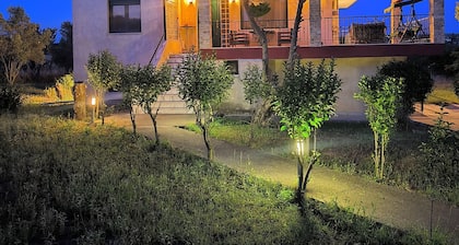 Leontsini Country Villa in Epanomi with garden
