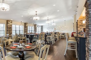 Dining - Shenandoah Crossing - 3 Bedroom/2.5 Bath Condo (Gordonsville)