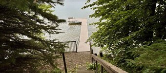 Darling Retreat- chain of lakes, new large deck, indoor sauna