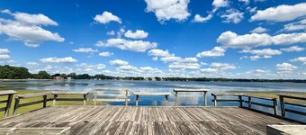 Lakeview Hideaway - Sleeps 14 - Family Retreat