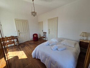 Room - Family villa near the center - 10 guests (Écrouves)