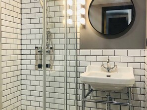 Bathroom - Diner-style apartment, AC - 2 guests (Cap d'Agde)