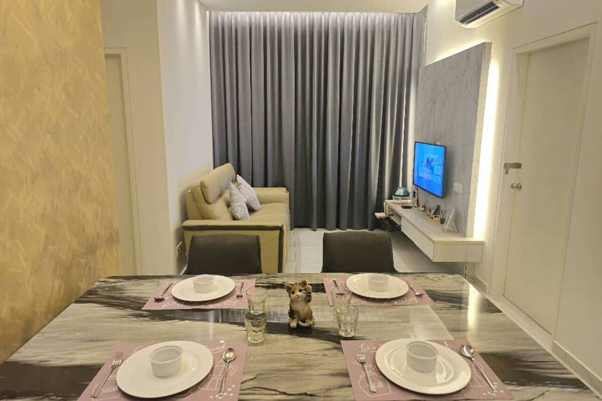 Superior Condo, 1 Queen Bed, Balcony, City View