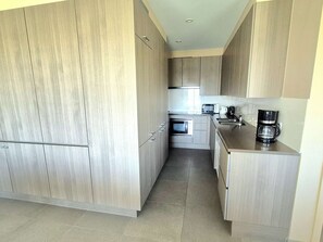 Coffee/tea maker, fridge, oven, dishwasher - Spacious apartment with sea view - 5 guests (Wimereux)