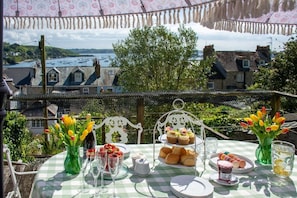 Luxury House, Sea View | Outdoor dining - Falmouth's Finest  - Chy En Glas (Falmouth)