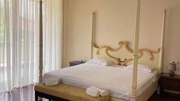 Basic Room, Balcony, City View