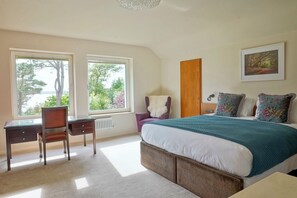 5 habitaciones, escritorio, tabla de planchar con plancha y wifi gratis 