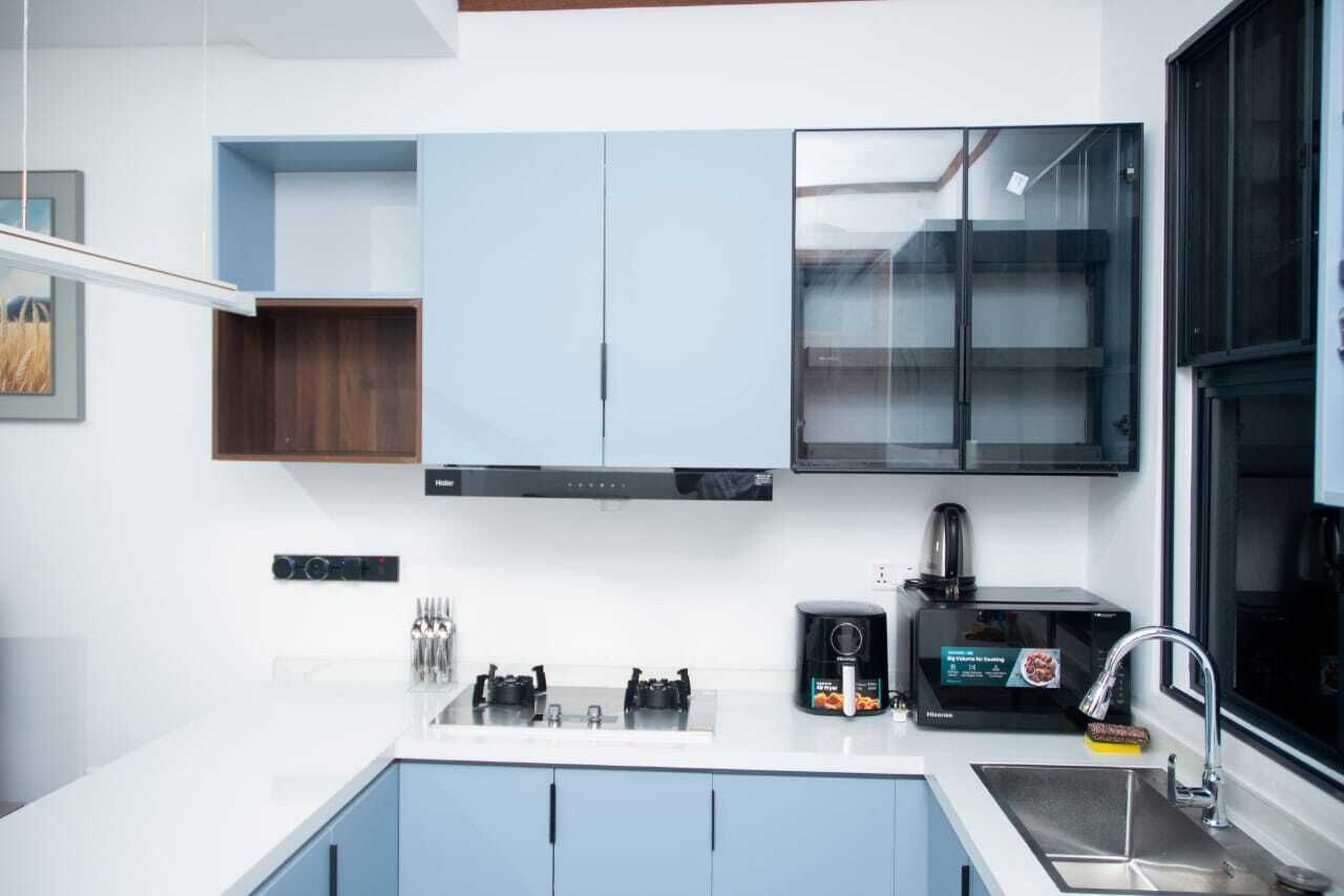 Deluxe Villa, Balcony | Private kitchen | Fridge, microwave, cookware/dishes/utensils