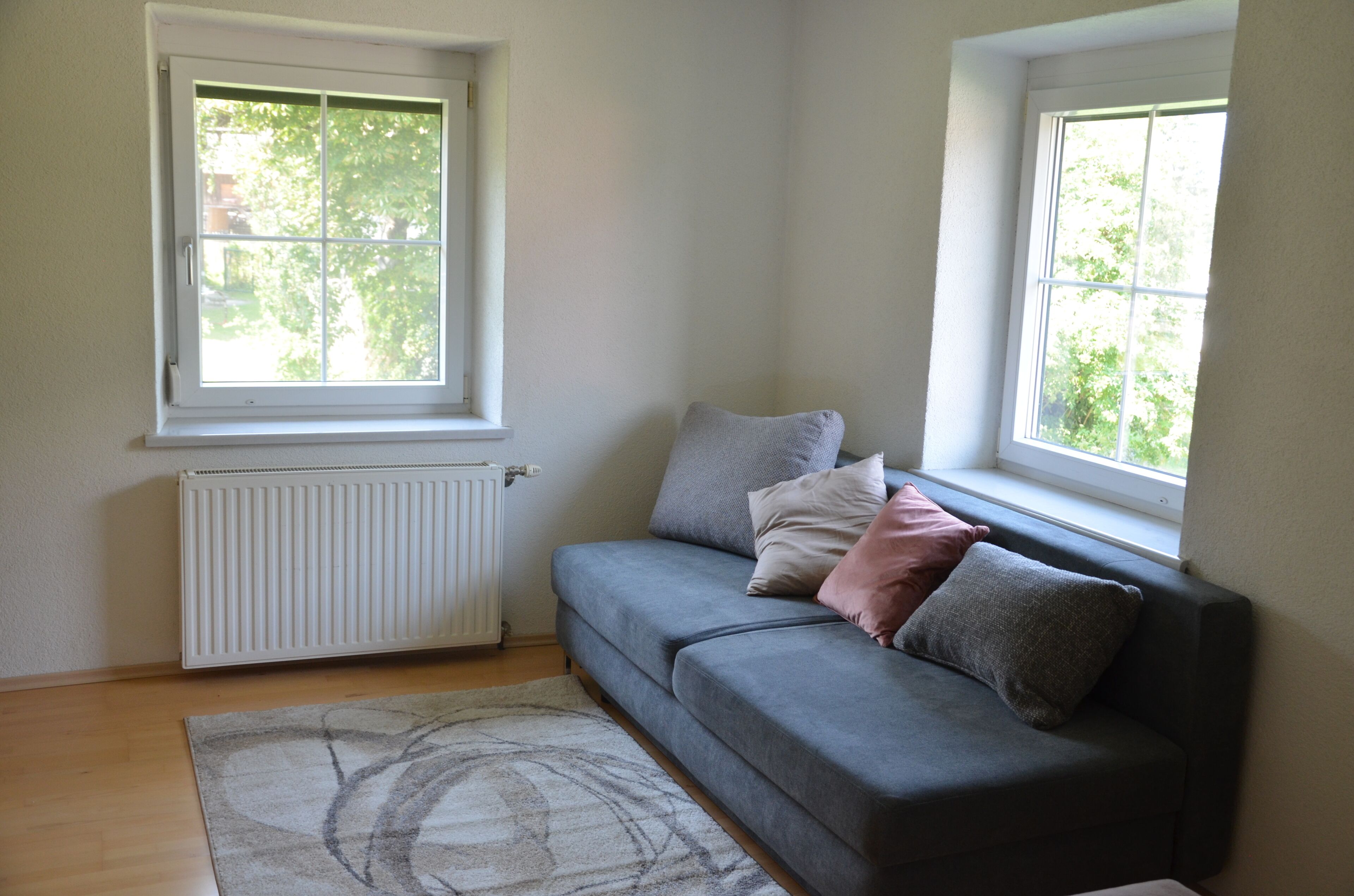 Smart-TV, Kamin, Tischfußball, Bücher