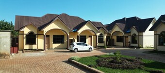 Luxury meet comfort.
Enjoy your stay with the whole family in your private home.