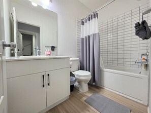 Hair dryer, towels - Modern 2BR Executive Basement Suite | Sleeps 4 | SW Edmonton (Edmonton)