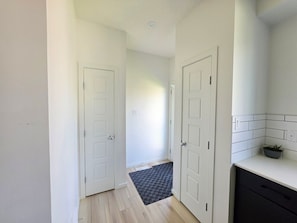 Interior - Modern 3BR Executive Home | SW Edmonton (Edmonton)