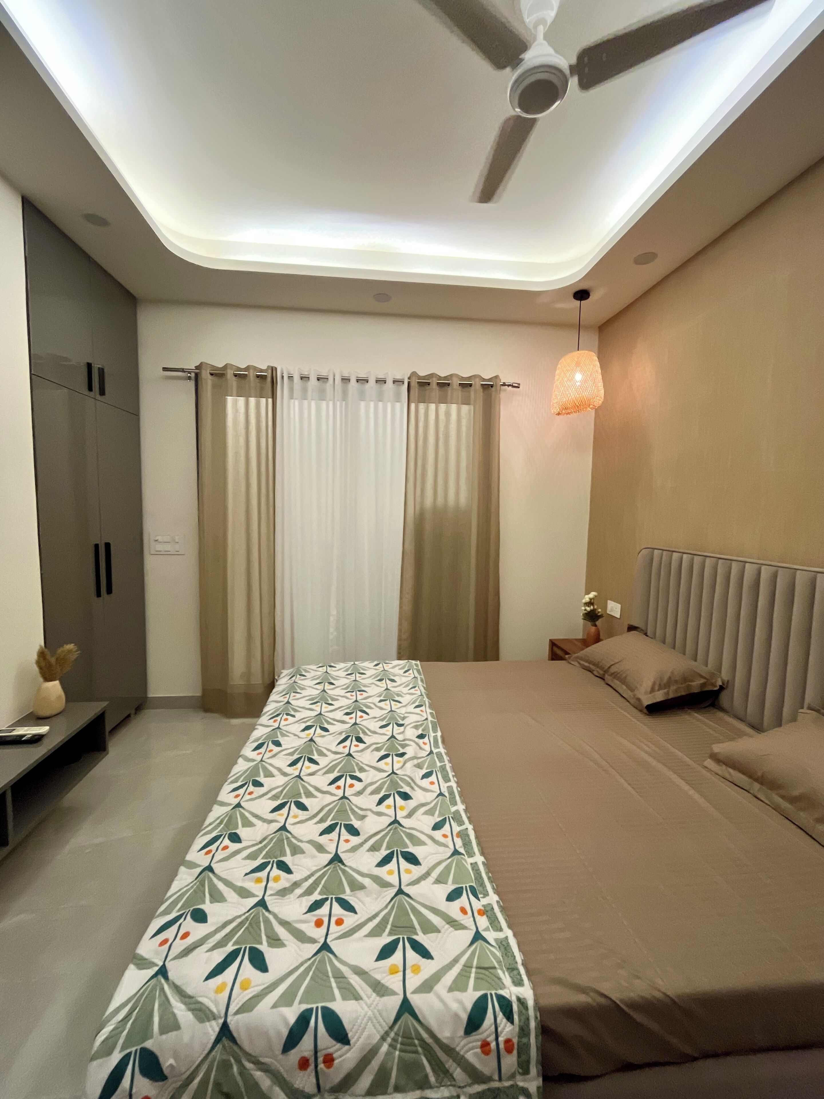 1 habitación, tabla de planchar con plancha, wifi y ropa de cama 