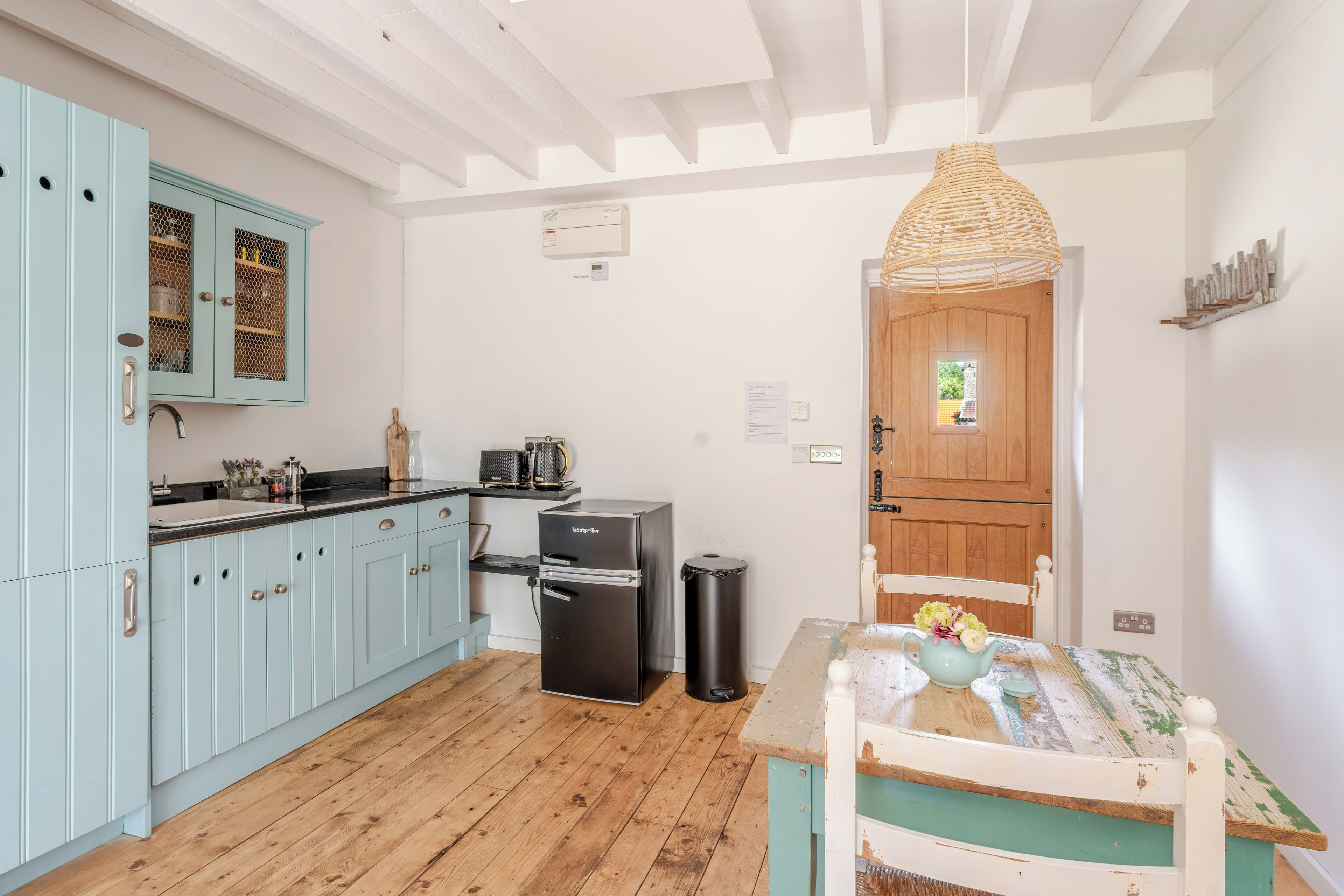 Standard Cottage, Patio, Garden View | Private kitchen