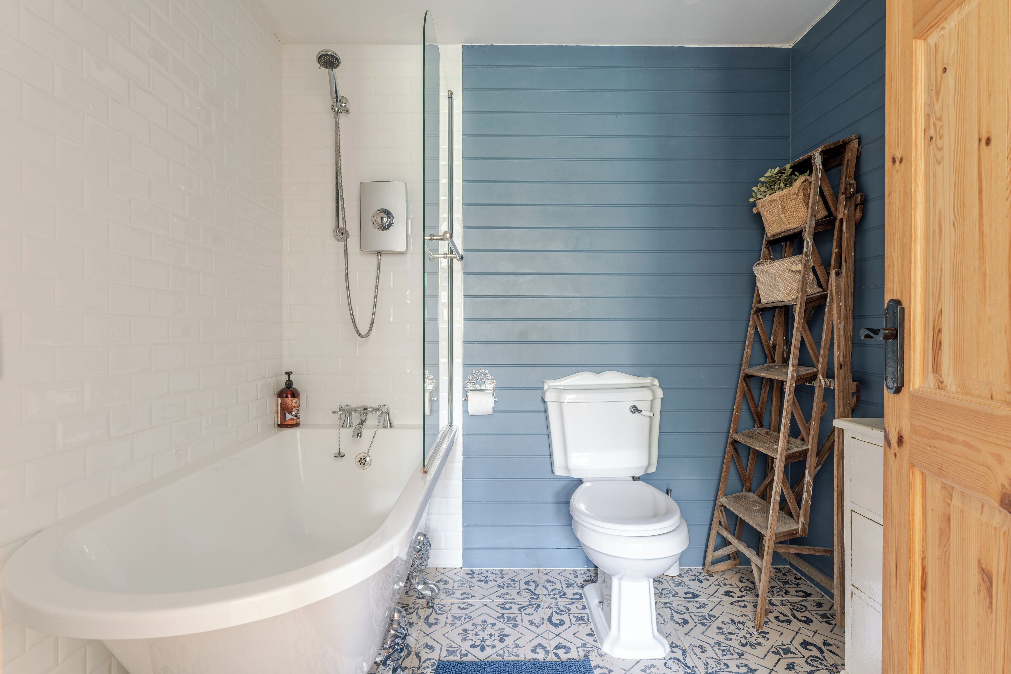 Standard Cottage, Patio, Garden View | Bathroom