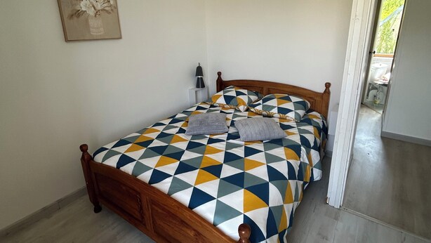 3 bedrooms, free WiFi, bed sheets - Country house in a quiet village with hiking trails (Saint-Moré)