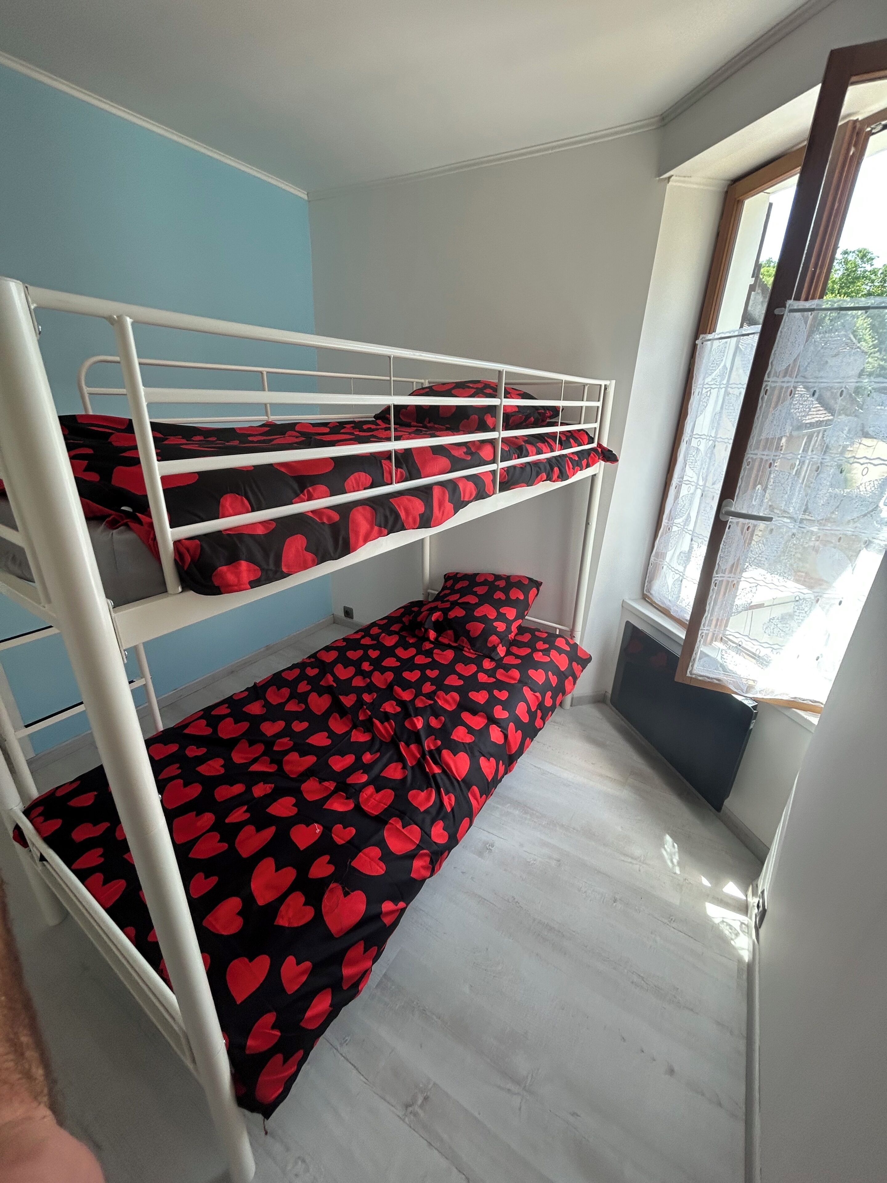 3 habitaciones, wifi gratis y ropa de cama 