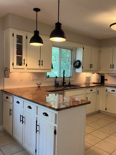 Rockway Retreat | Spacious Home and Backyard Oasis