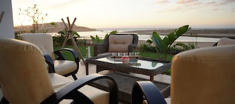 3BR Cozy Beachfront Villa & Gardens, in Plage Val d’Or