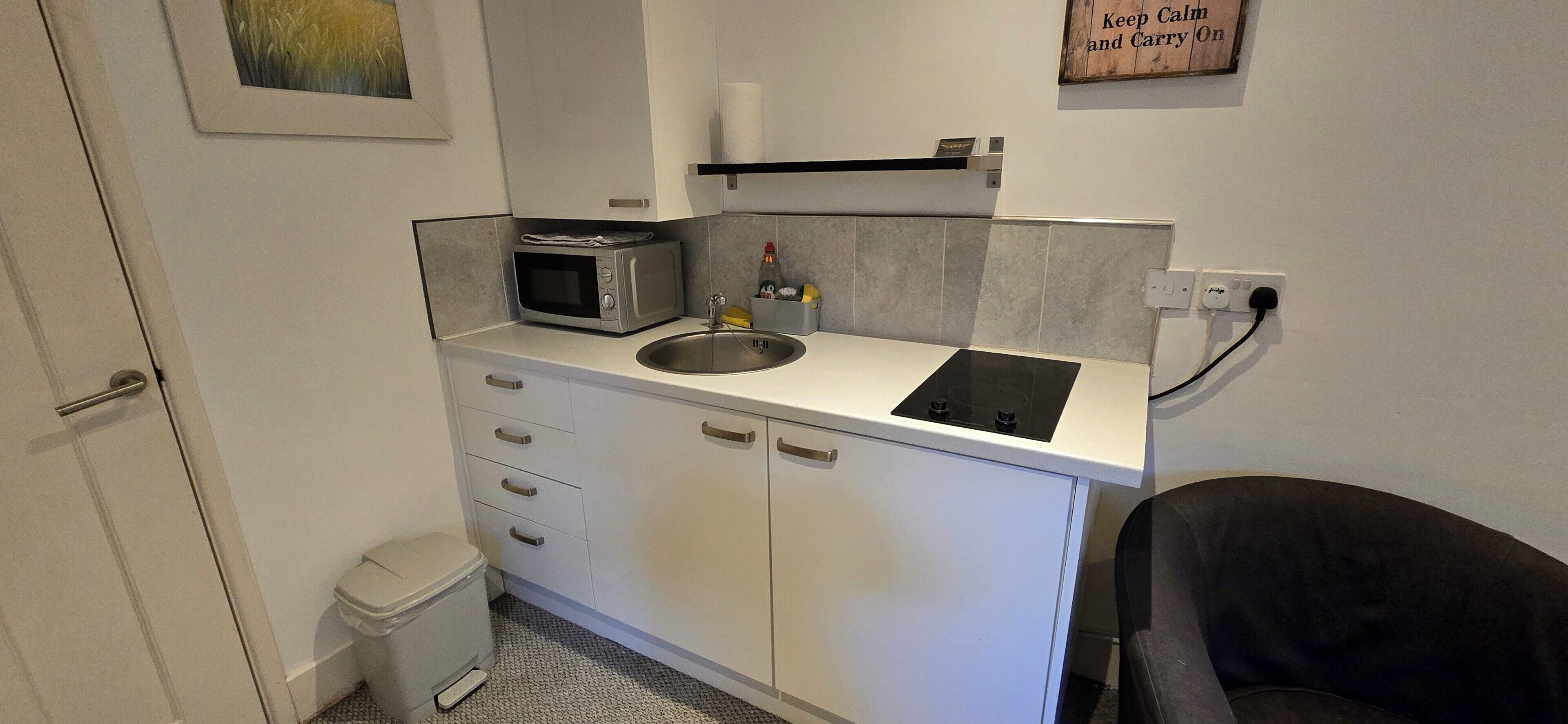 Fridge, microwave, stovetop, electric kettle