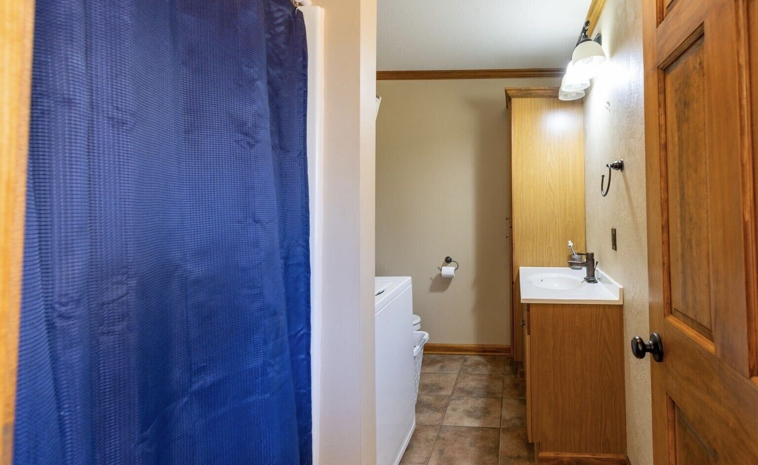 Shower, towels, toilet paper