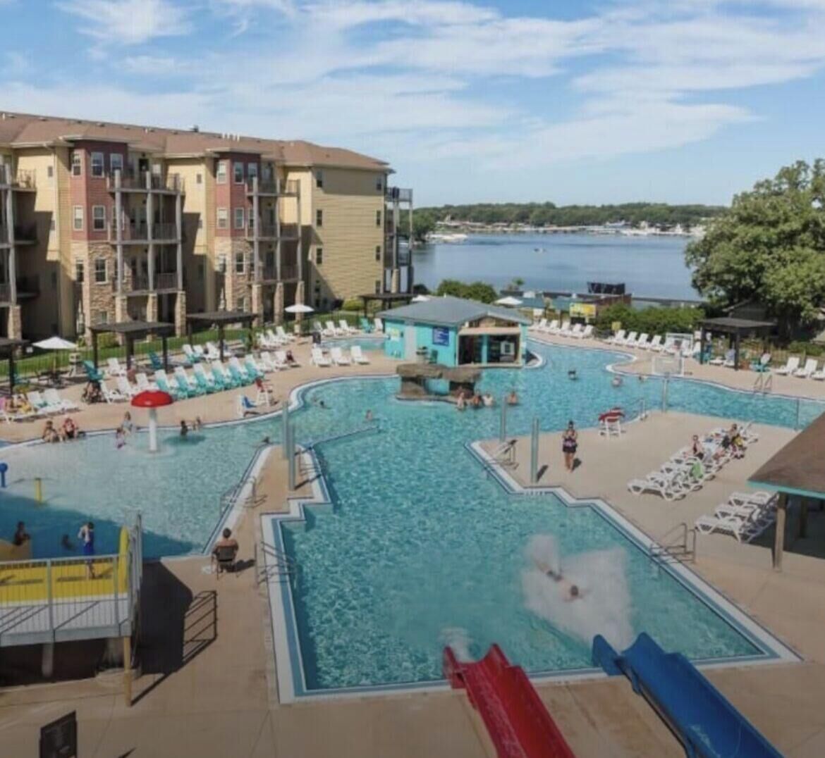 Piscine couverte, piscine extérieure